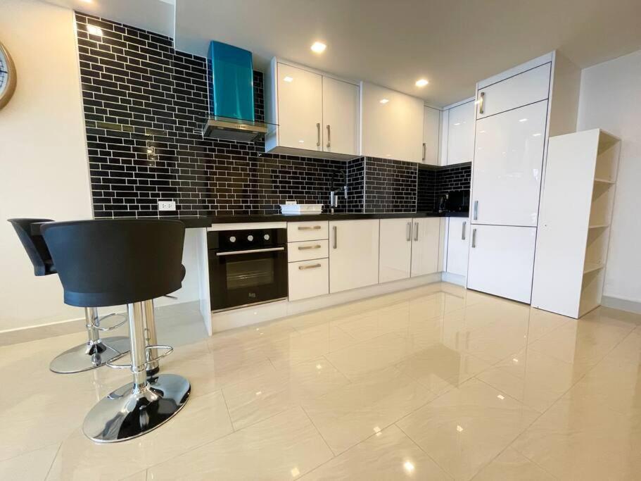 Large Luxury, Pool View, Grand Avenue, Pattaya - 202 Apartment Bagian luar foto